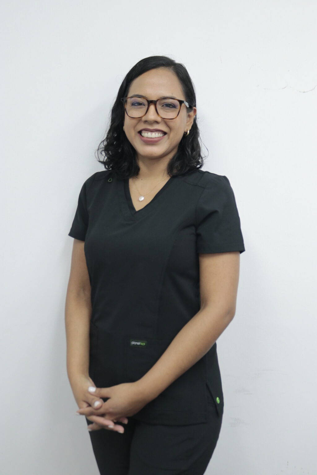 Dr Jhoselyn Linares, estética, carillas, prótesis, dentista, lima